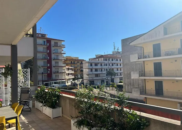 Lejlighed La Malfa 48 *